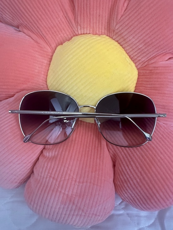 Isabel Marant Silver Frame Sunglasses with Gradient Dark Lenses main image 4